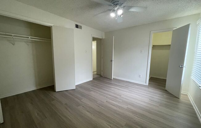 1 bed, 1 bath, 700 sqft, $995, Unit LAW11-319