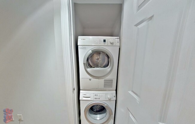 321 W 16 ST