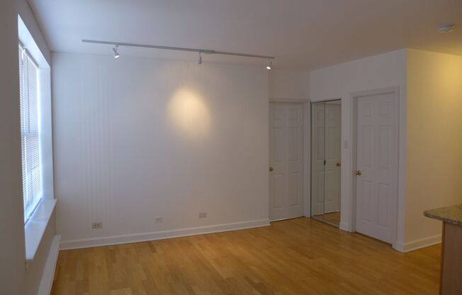 1 bed, 1 bath, 700 sqft, $1,795, Unit 503