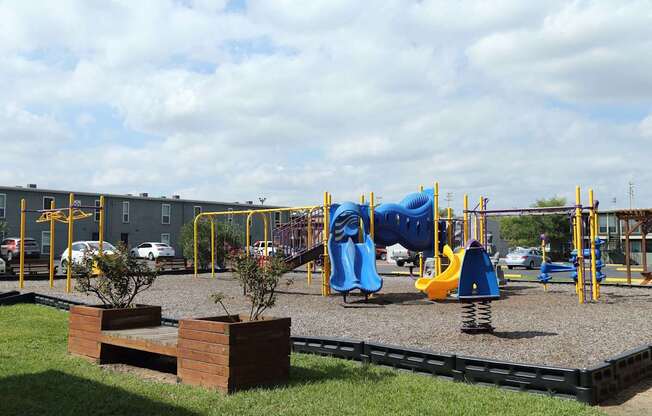 Willow Creek Apartment Homes in Southeast Houston, TX