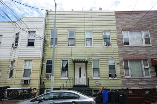 54 10 NURGE AVE