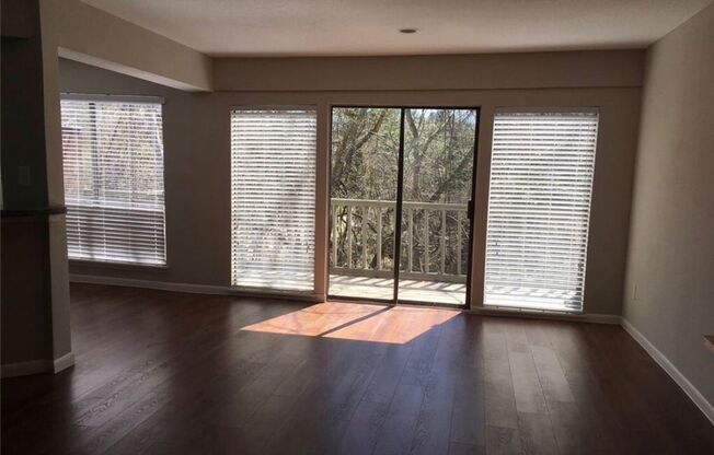 Completely Remodeled Townhouse in the heart of memorial!! The backyard porch has an amazing view of the Buffalo Bayou!!