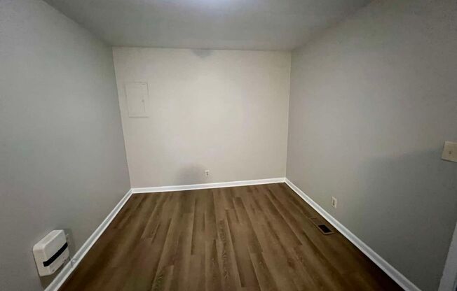 3 beds, 1 bath, $1,550