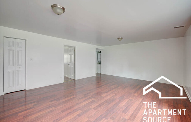 2534 W FITCH AVE
