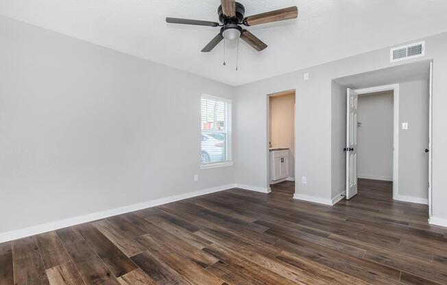 3 beds, 2 baths, 1,210 sqft, $1,729