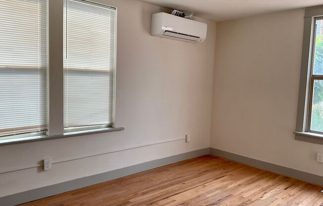 Studio, 1 bath, $1,050, Unit 721 Macon Ave #7