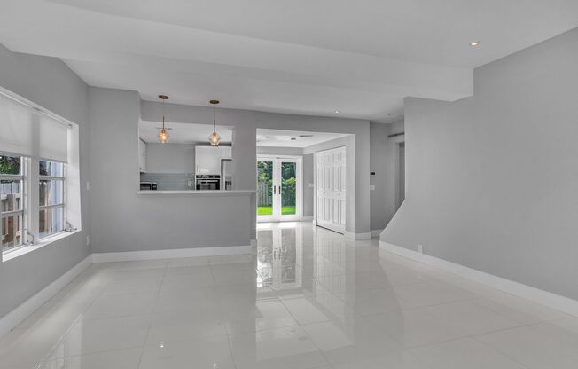 Beautiful California Style Hollywood Home