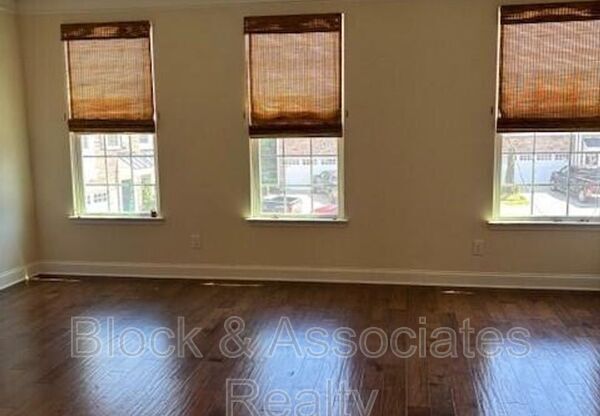 1112 BOXCAR WAY