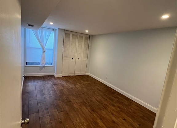 1 bed, 1 bath, 675 sqft, $1,750, Unit B