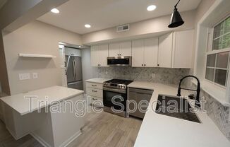 3719 JAMESTOWN CIR