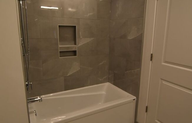 1 bed, 1 bath, 642 sqft, $3,636, Unit 3833-217