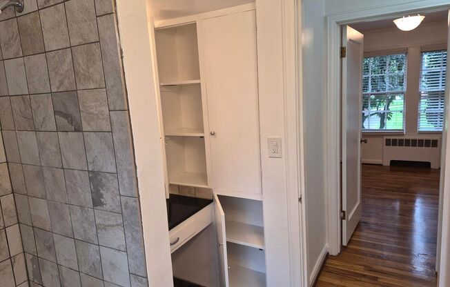 1 bed, 1 bath, 691 sqft, $1,410, Unit 60