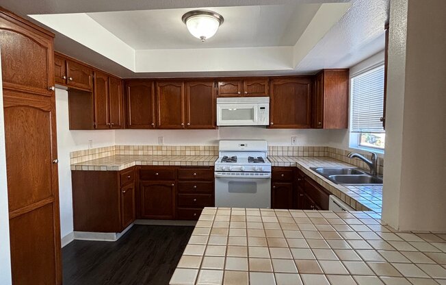 200 W OLIVE AVE