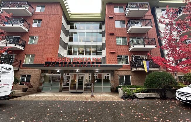 1015 Railroad Ave #411