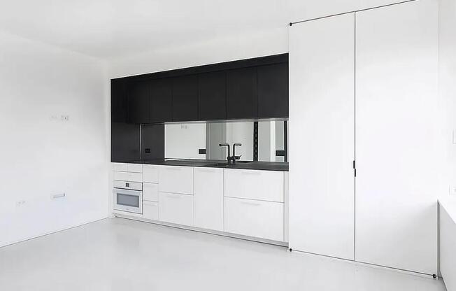 Studio, 1 bath, $4,000, Unit 1702