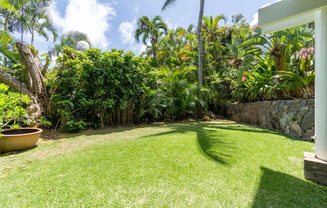 Enjoy Cool Breezes And Dazzling Views Of The Ocean Below At This Private, 4 Bedroom, 3.5 Bath Lanikai Hillside Property with Split AC.