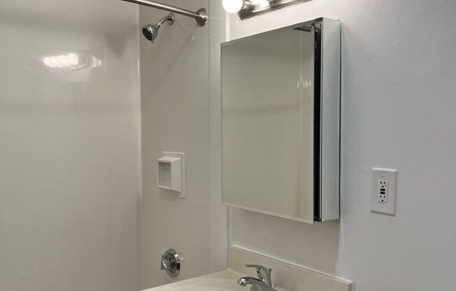 2 beds, 1 bath, 891 sqft, $2,150, Unit 45-437