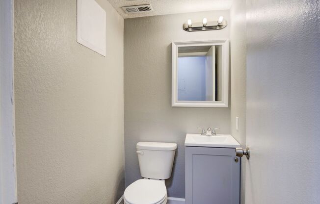 Wornall Place Apartments & Townhomes