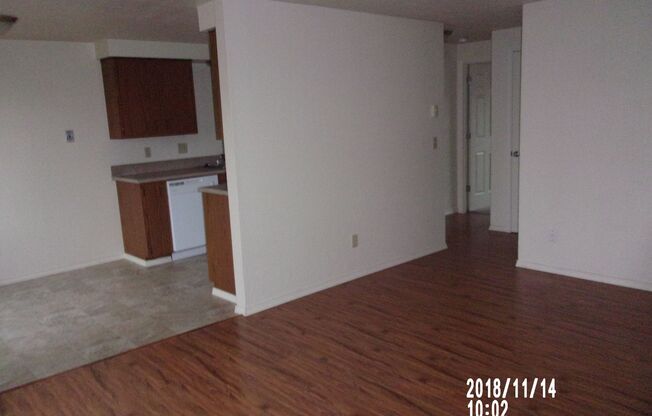 1 bed, 1 bath, 650 sqft, $1,100, Unit 95