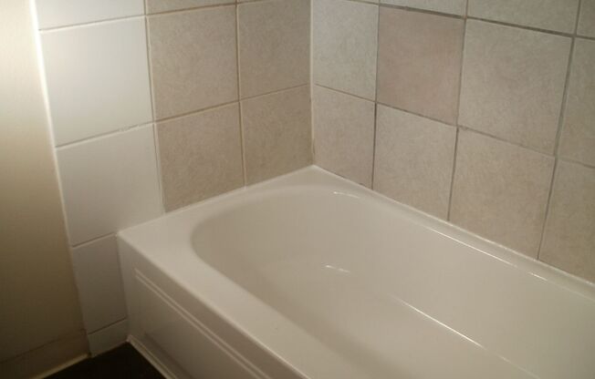1 bed, 1 bath, 675 sqft, $1,675, Unit 30