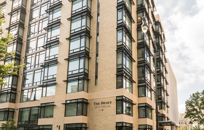 1 bed, 1 bath, $2,000, Unit 416