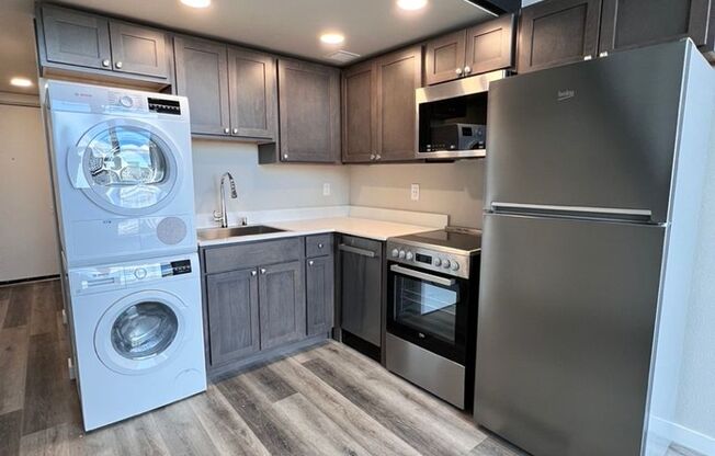 Studio, 1 bath, 484 sqft, $1,550, Unit 706