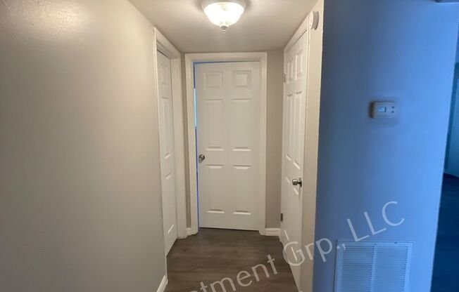 2 beds, 1.5 baths, $1,450, Unit (320)3