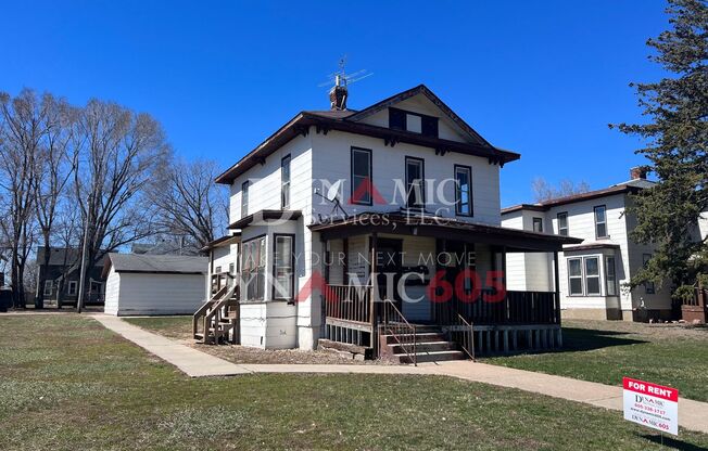 219 S Duluth Ave
