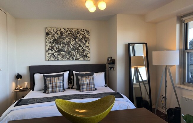 1 bed, 1 bath, 605 sqft, $3,600, Unit 15K