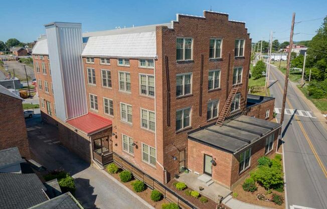 2 beds, 2 baths, 731 sqft, $1,045, Unit BD204