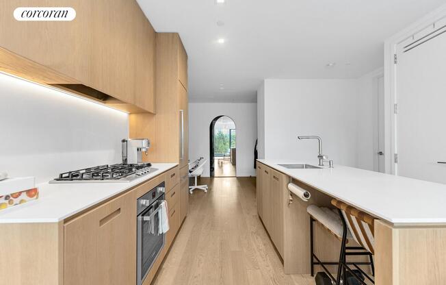 1 bed, 1 bath, 701 sqft, $5,995, Unit 7M