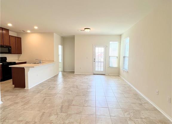 901 SOLITUDE DR