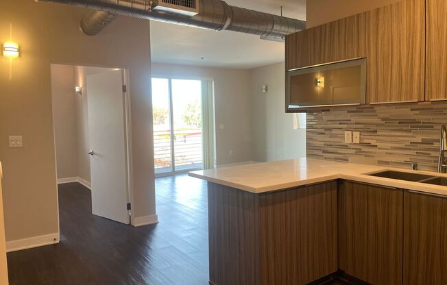 2 beds, 1 bath, 930 sqft, $3,250, Unit 13309-301