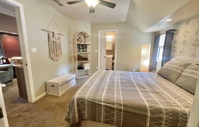 1 bed, 1 bath, $1,500, Unit UNIT B