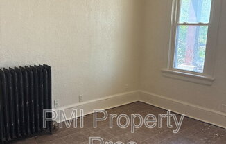 1562 S 7 ST