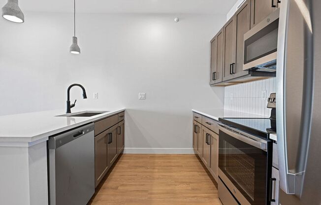 1 bed, 1 bath, 715 sqft, $1,450, Unit 305