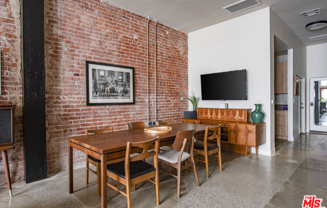179 CULVER BLVD