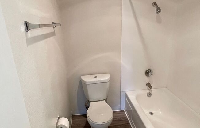 1 bed, 1 bath, 700 sqft, $1,595, Unit 099