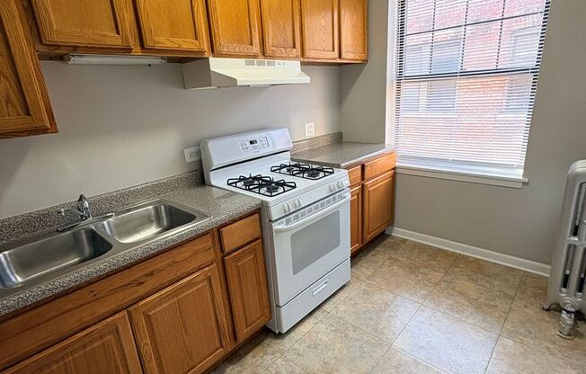 1 bed, 1 bath, 670 sqft, $1,050, Unit CA 137.5-3W
