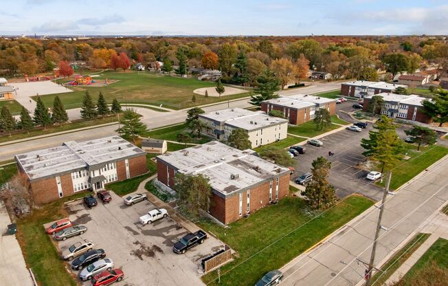 3 beds, 2 baths, 1,026 sqft, $1,350, Unit 1103-6