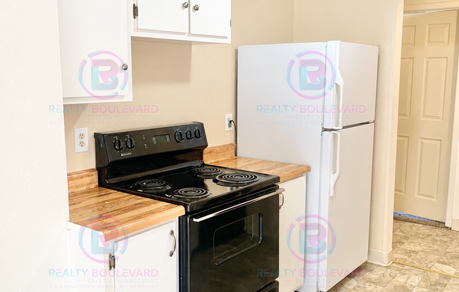 1/2 Month Free! Great 2 Bedroom 1 Bathroom Apartment Near TMCC!!! Private Balcony, Laundry, Pool & Community Amenities