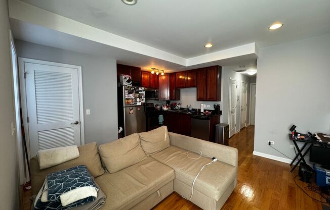 2 beds, 1 bath, $1,650, Unit 4057 #2