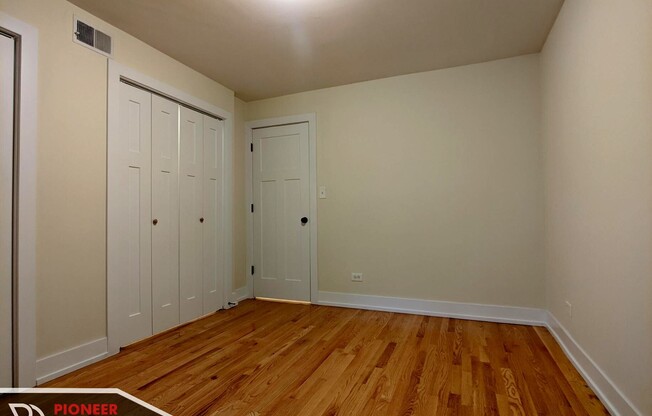 555 W Arlington Pl