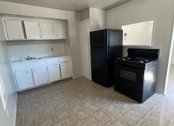 1 bed, 1 bath, 541 sqft, $880