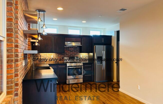 Modern Tri-Level Home in Tapestry Square – 2BR/2.5BA with Luxury Finishes
