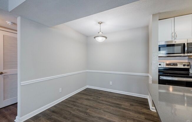 1 bed, 1 bath, 705 sqft, $1,375, Unit 2032