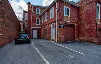 159 E KING ST