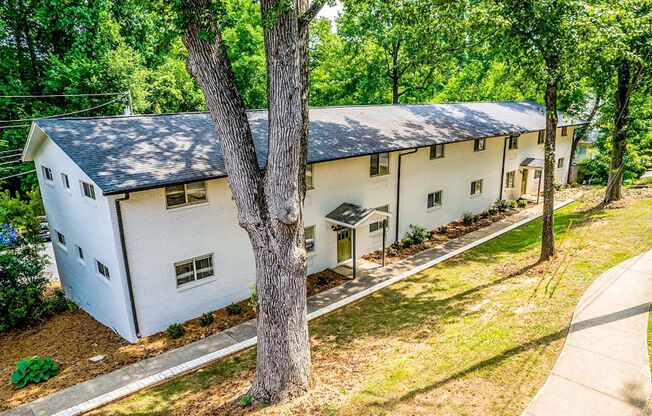 MOVE IN SPECIALS!  CALL TODAY