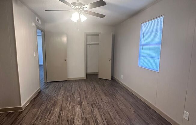 2 beds, 1 bath, 720 sqft, $980, Unit D207