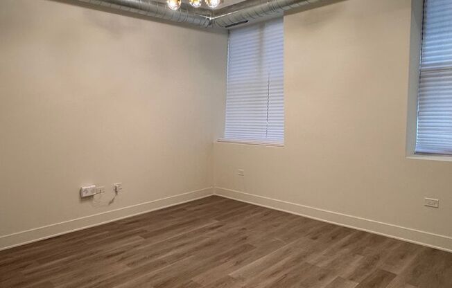 1 bed, 1 bath, 581 sqft, $2,349, Unit 702